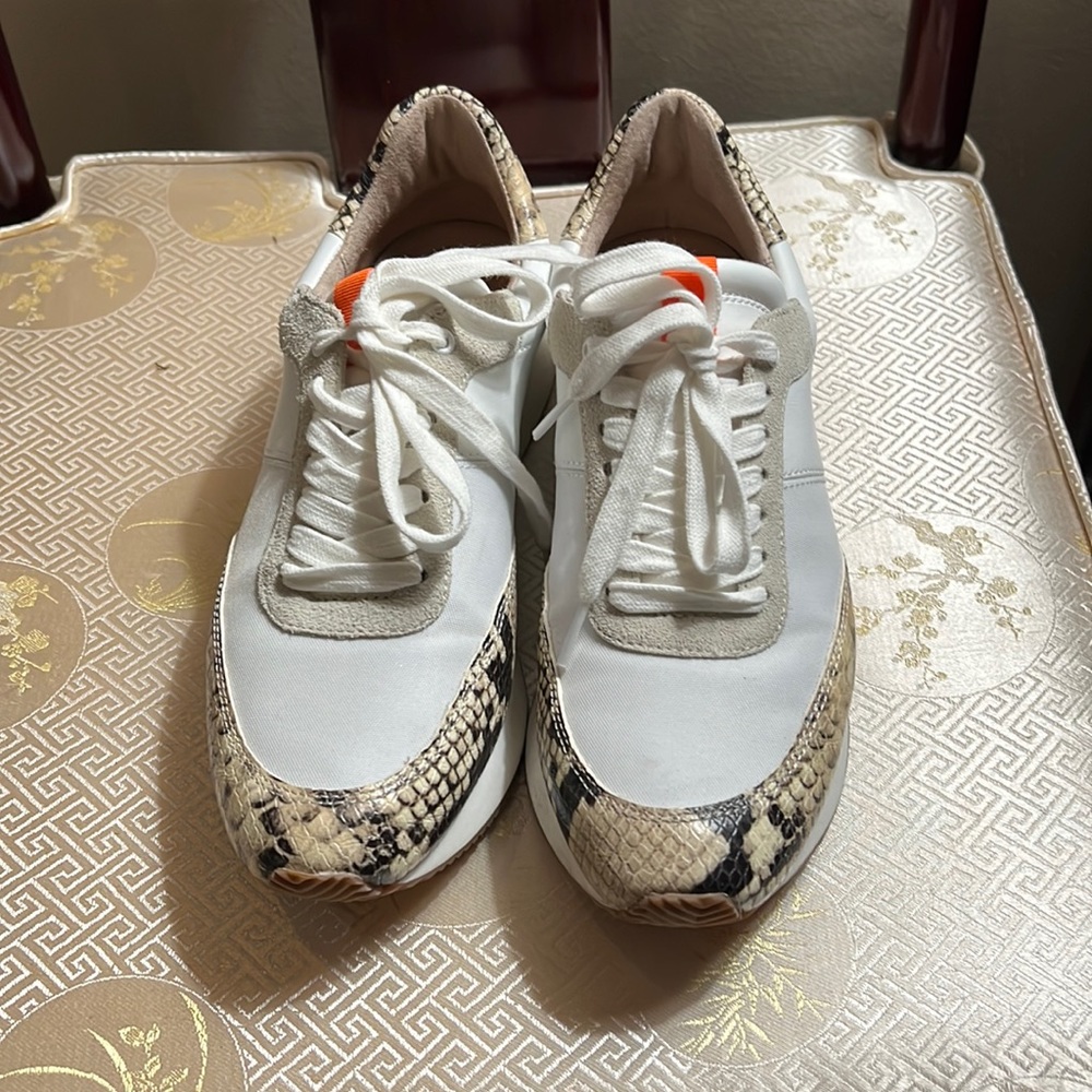 Banana Republic white and snake 🐍 tennis shoes
